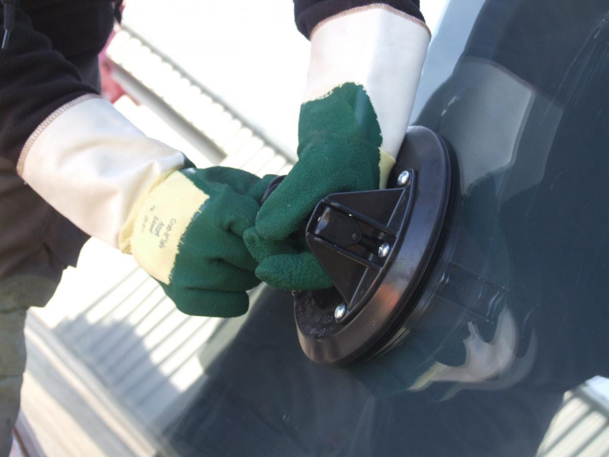 HOW TO MAINTAIN AND STORE GLASS HANDLING EQUIPMENT DURING HOLIDAY DOWNTIME